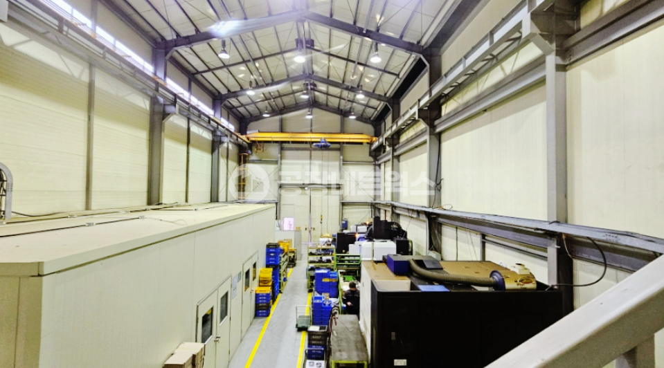 경남 창원성산구 신촌동 SKS-A동 경남 창원 공장 매매 2개동, 호이스트 5대, 300kW 전력 완비 매매 매물번호 11046 사진 1