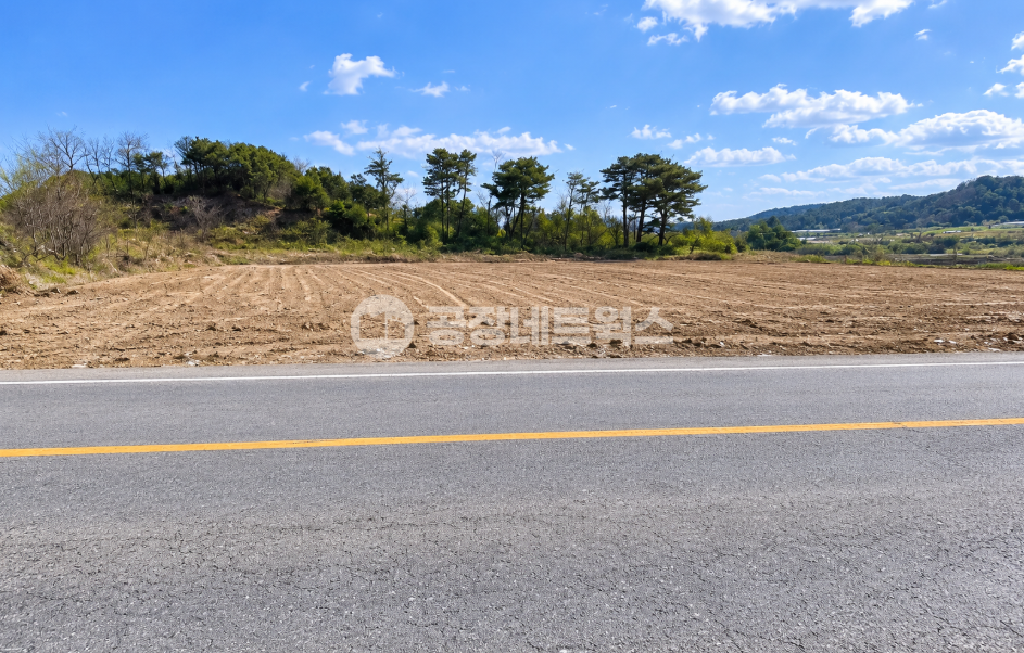 충북 청주청원구 내수읍 은곡리 청주 개발부지 매매｜내수읍 7,300㎡ (2,208) 군도변 광고효과 좋은 토지 매매 매물번호 11925 사진 1