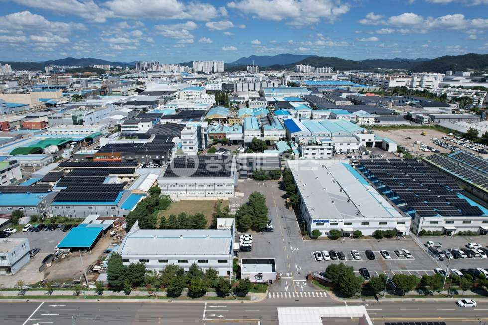 경북 구미시 공단동 가,나,다,마,라동 기업 이전·생산거점을 찾는다면, 구미 1공단 12,066㎡ (3,650) 대형 제조공장을 확인하세요. 매매 매물번호 11904 사진 1