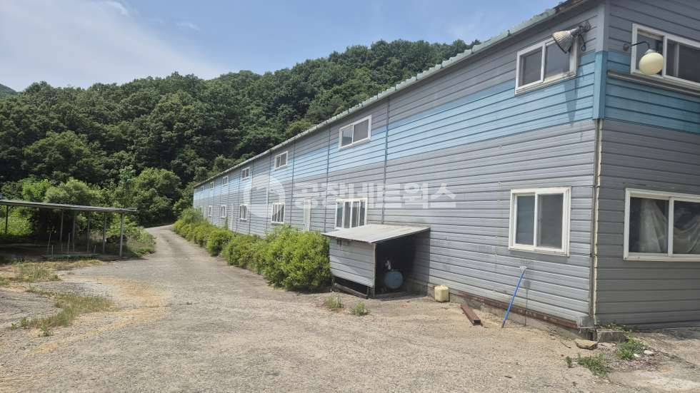 충남 공주시 의당면 덕학리 1동 충남공주섬유공장매매 의당면 덕학리 14550㎡(약4401P) 20억원(P당45.4만원) 매매 매물번호 10467 사진 1